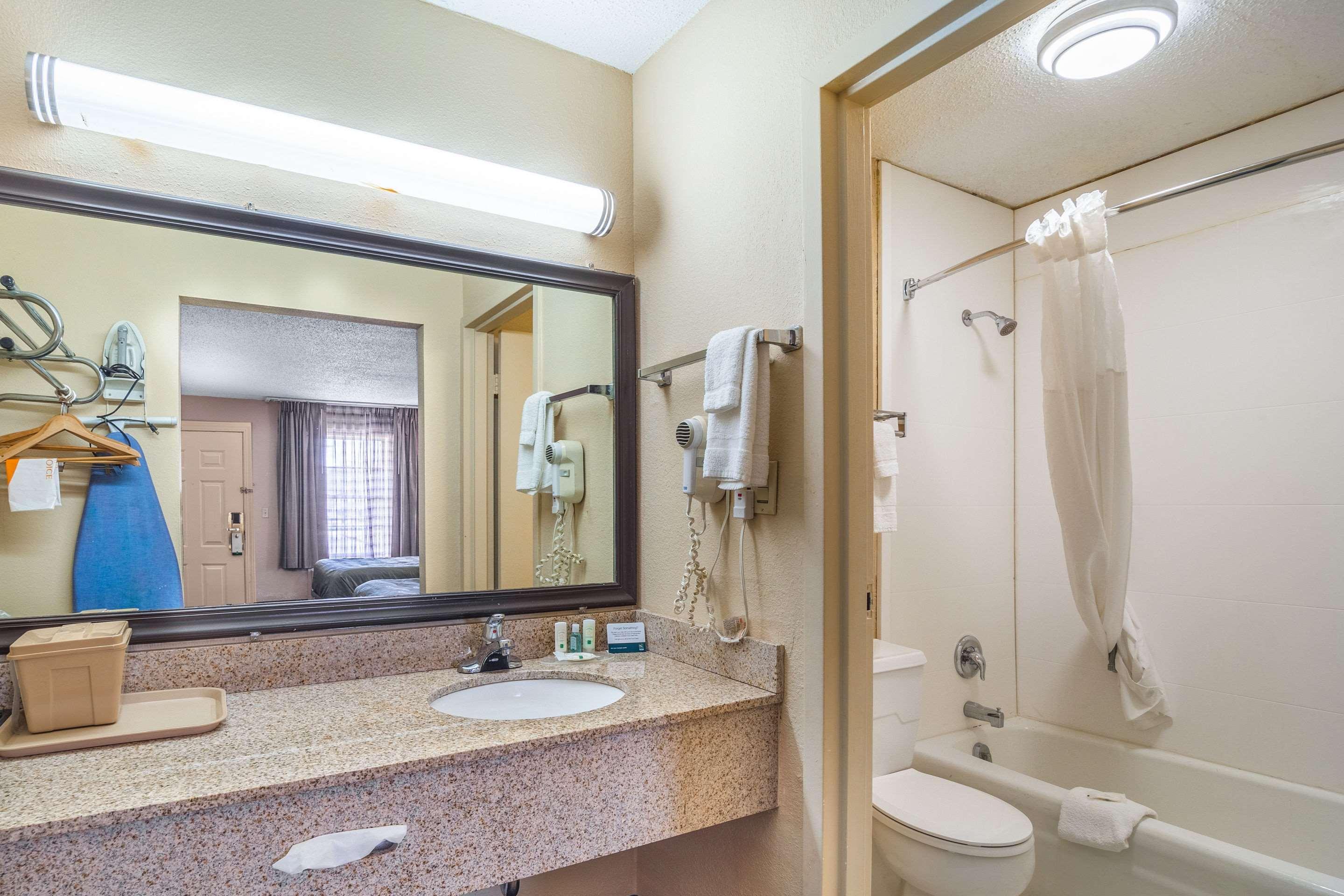 Quality Inn & Suites Санти Экстерьер фото