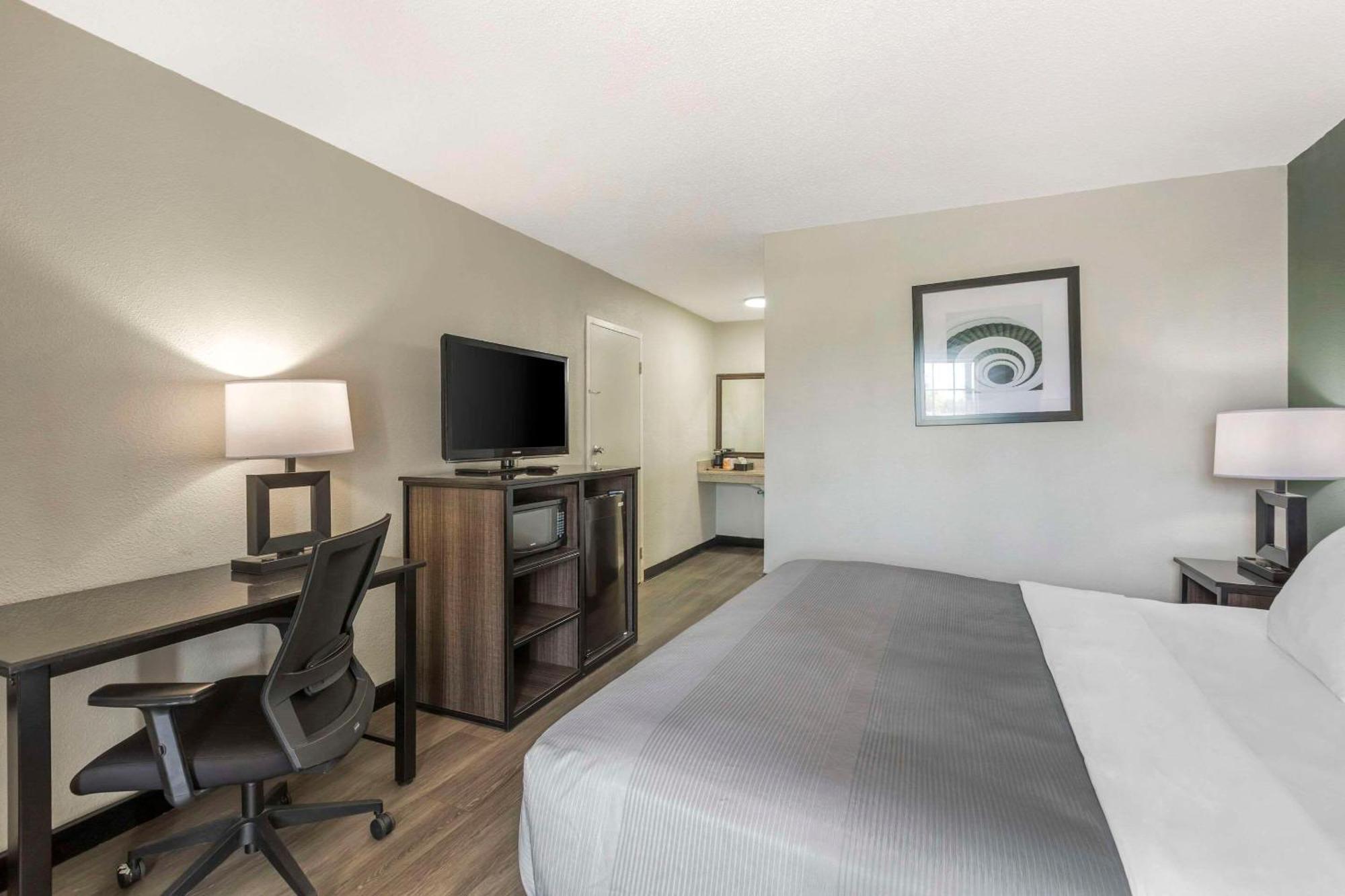 Quality Inn & Suites Санти Экстерьер фото