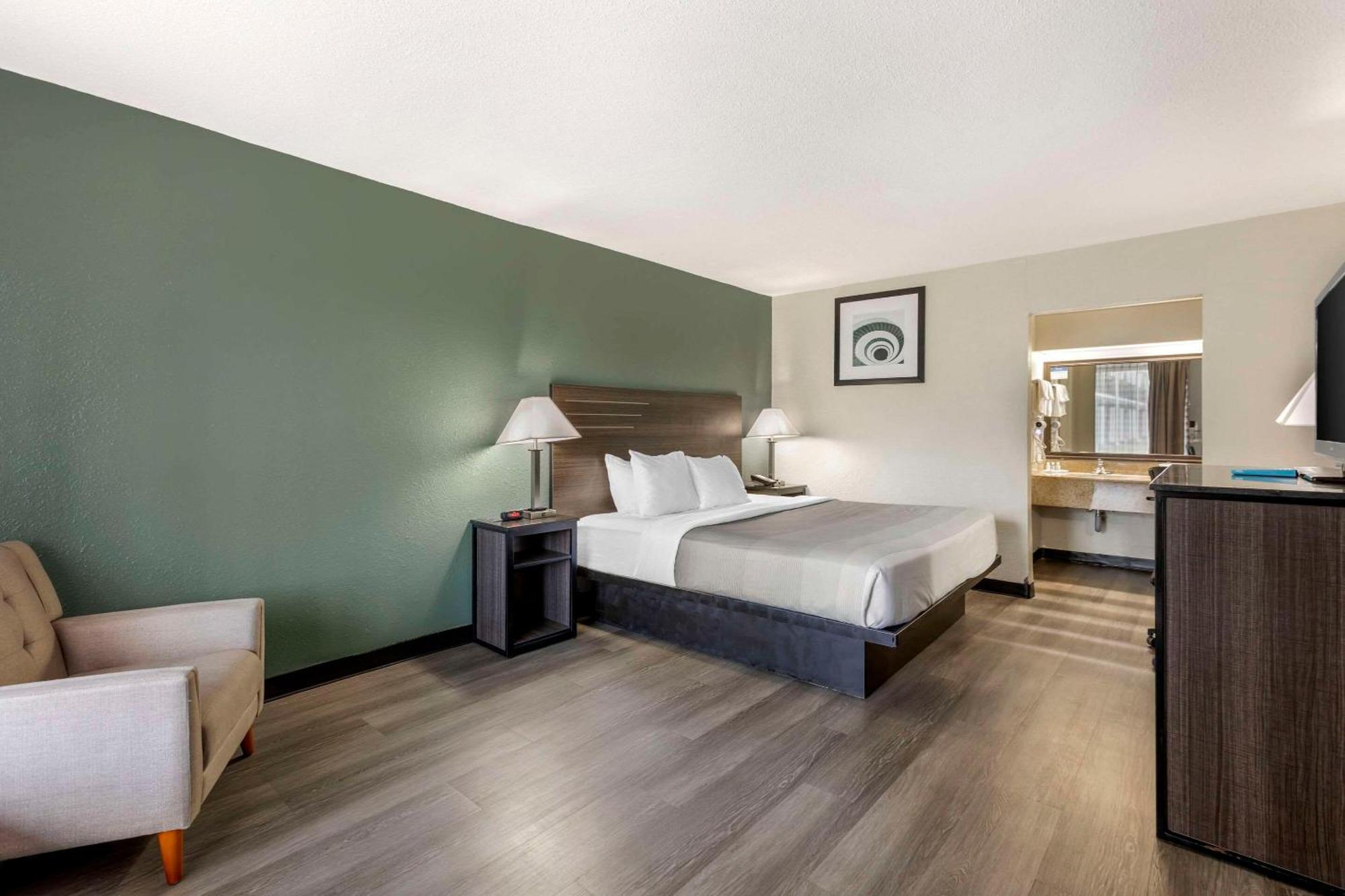 Quality Inn & Suites Санти Экстерьер фото